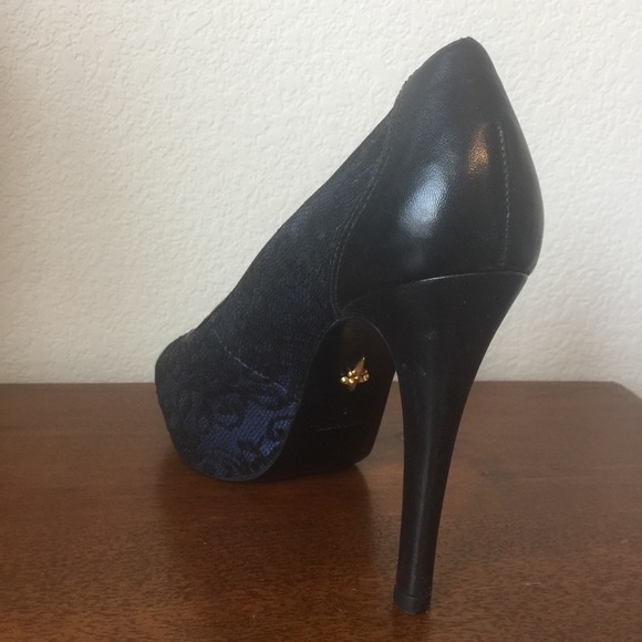 Pour La Victoire Pumps - Picture 3 of 4